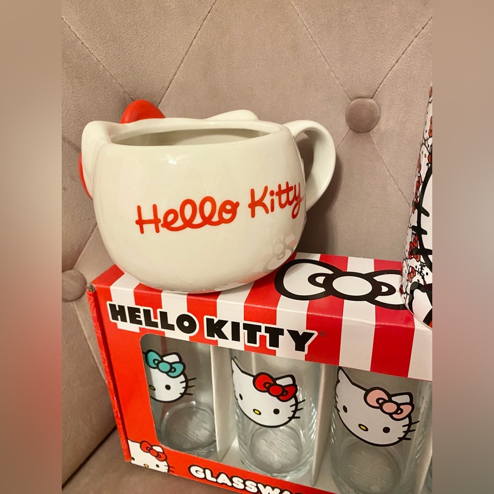 Hello Kitty - Picture 5 of 10